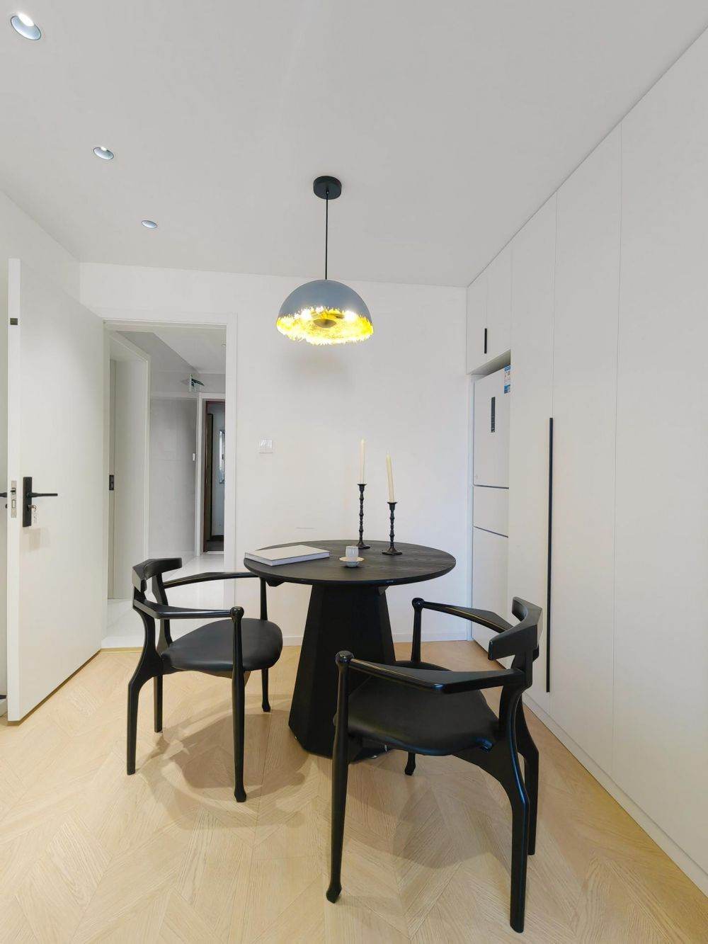 Housing image — Dining Area