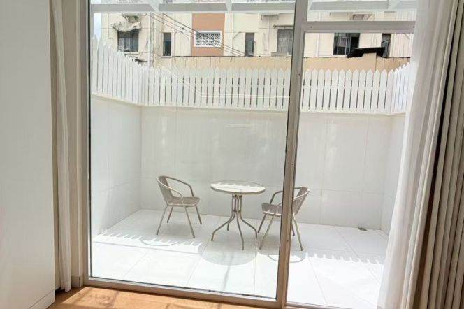 1BR Apartment near Zhongshan Park with Terrace (L2/L3/L4)