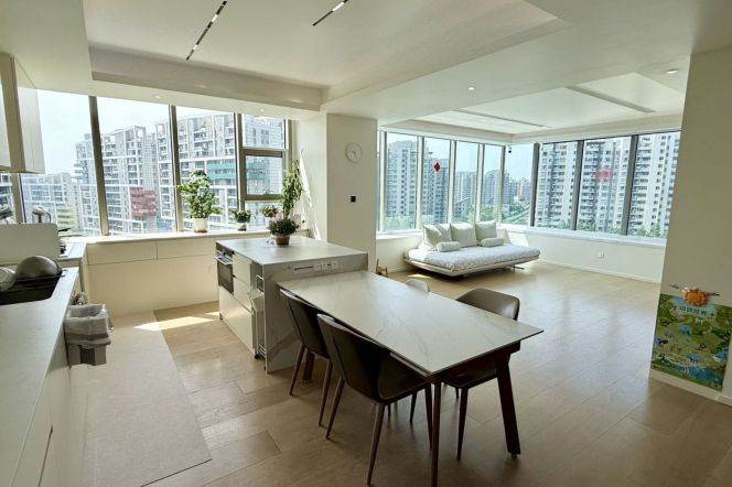 Spacious 3BR Apartment near Century Park