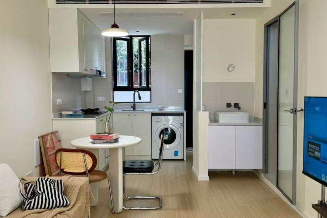 1BR Lane House in Old Xuhui with Terrace (L9/L12)