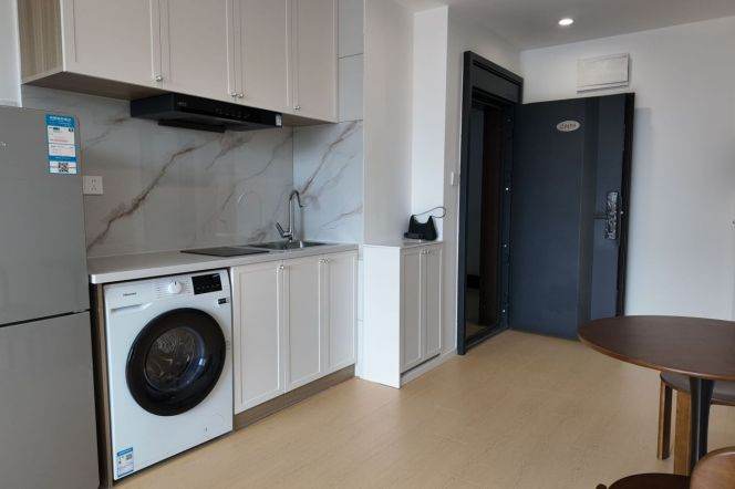 High-Floor 1BR Apartment in Jing'an (L13/L14)