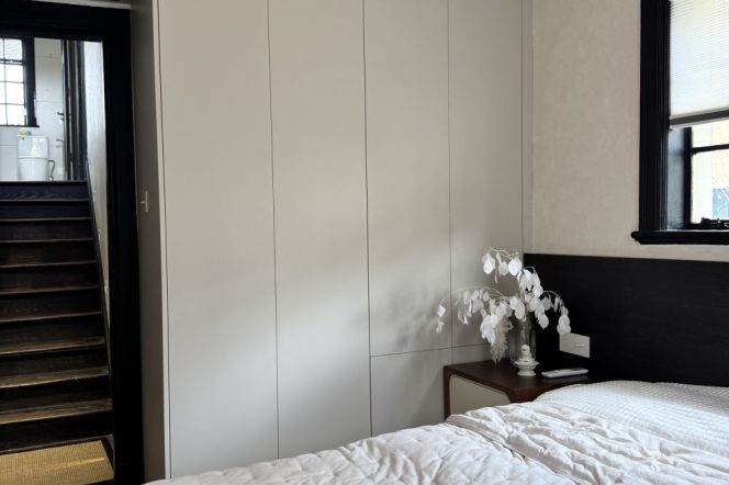 Spacious 1BR Lane House near South Shaanxi Rd Metro with Terrace (L9)