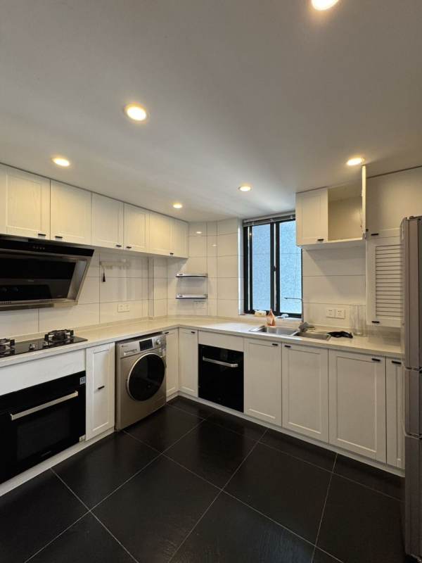 Housing image — Kitchen