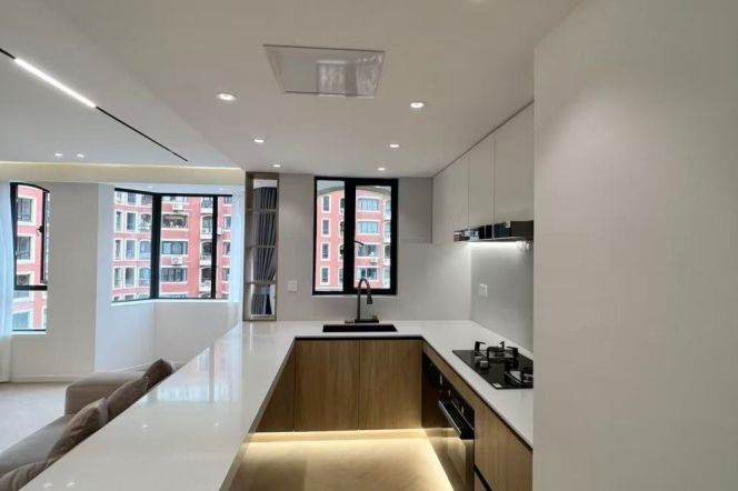 Spacious High-Ceiling 2BR Apartment in Old Xuhui with Floor-to-Ceiling Windows (L9/L12)