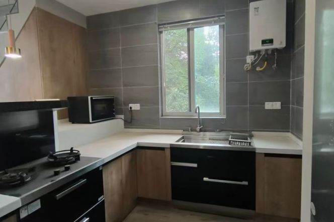 2BR Lane House in Old Xuhui with Terrace (L10)