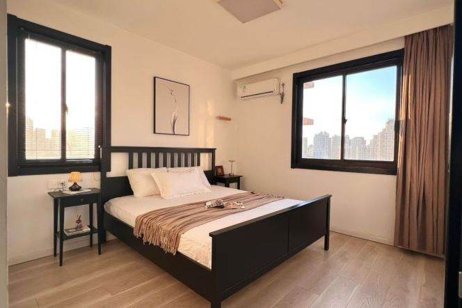 2BR Apartment in Jing'an (L7)