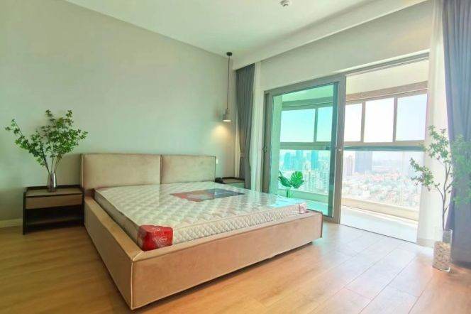 High-Floor Spacious 2BR Apartment near Shangcheng Rd Metro