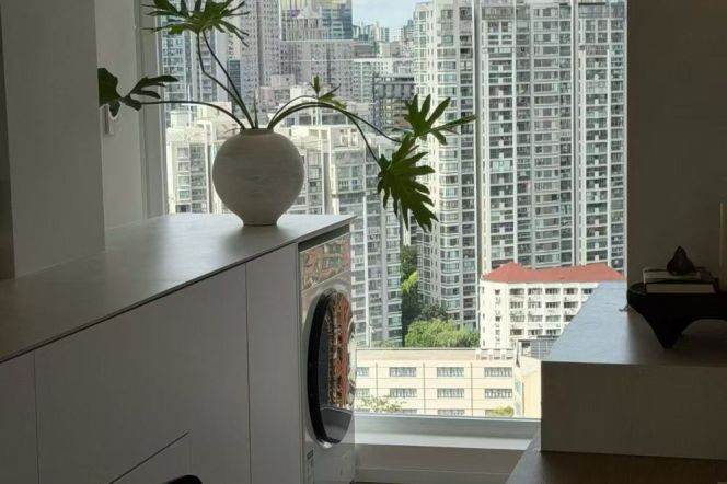 High-Floor 3BR Apartment in Jing'an (L7)