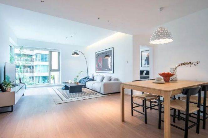 High-Floor Spacious 1BR Apartment near Shangcheng Rd Metro
