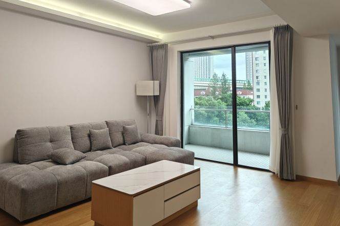 Spacious 2BR Apartment in Gubei with Floor-to-Ceiling Windows