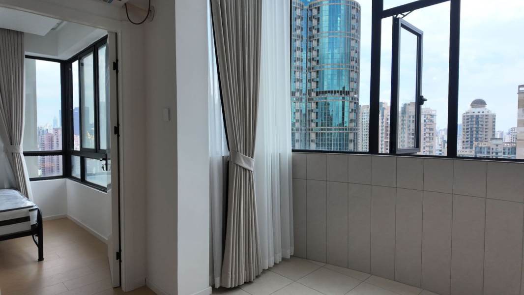 Housing image — Balcony