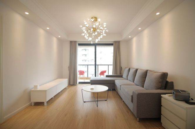 3BR Apartment near West Nanjing Rd Metro