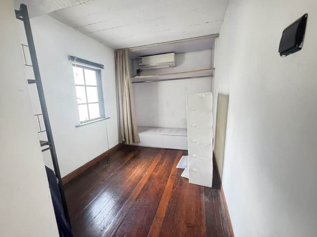 Housing image — Bedroom