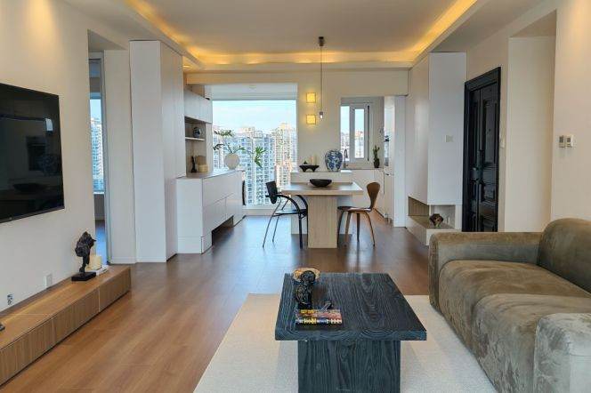 High-Floor 3BR Apartment in Jing'an with Floor-to-Ceiling Windows (L7)