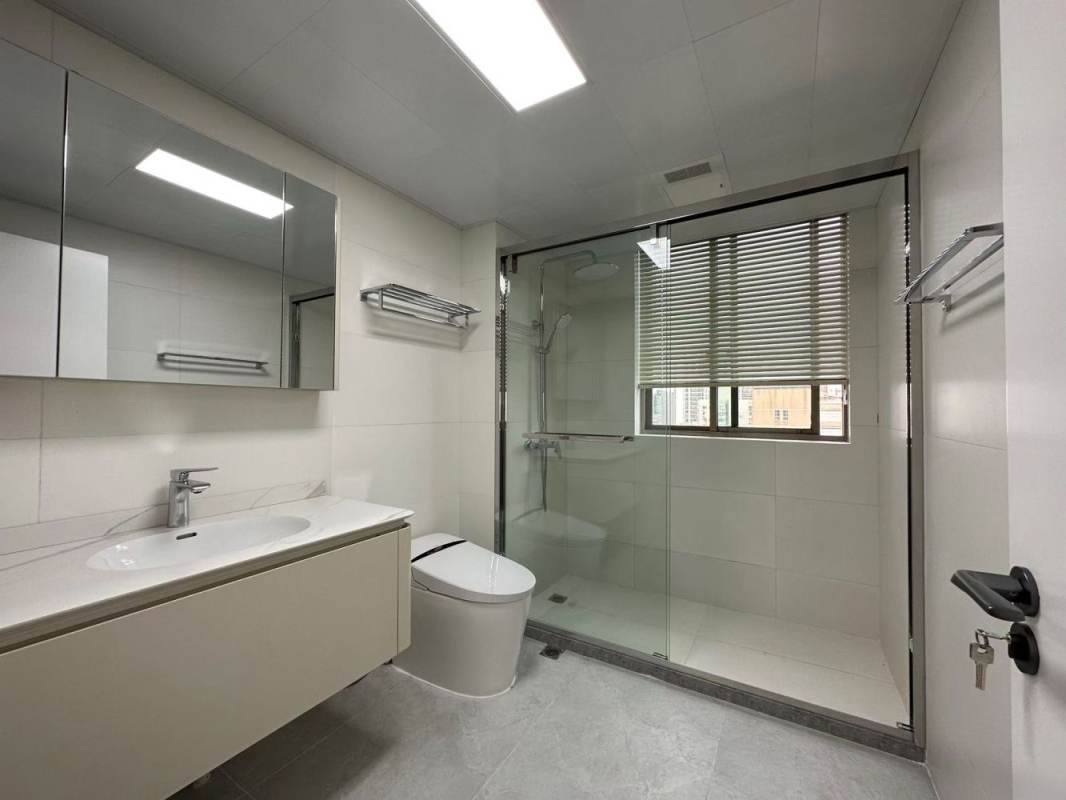 Housing image — Bathroom