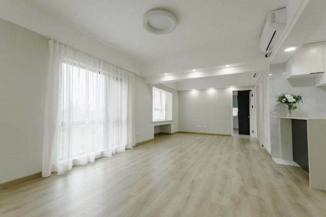 3BR Apartment near Jiangsu Rd Metro