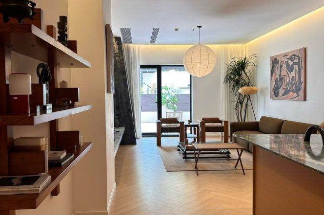 Spacious 1BR Heritage Apartment near Nanjing Xi Lu (L2/L12/L13)