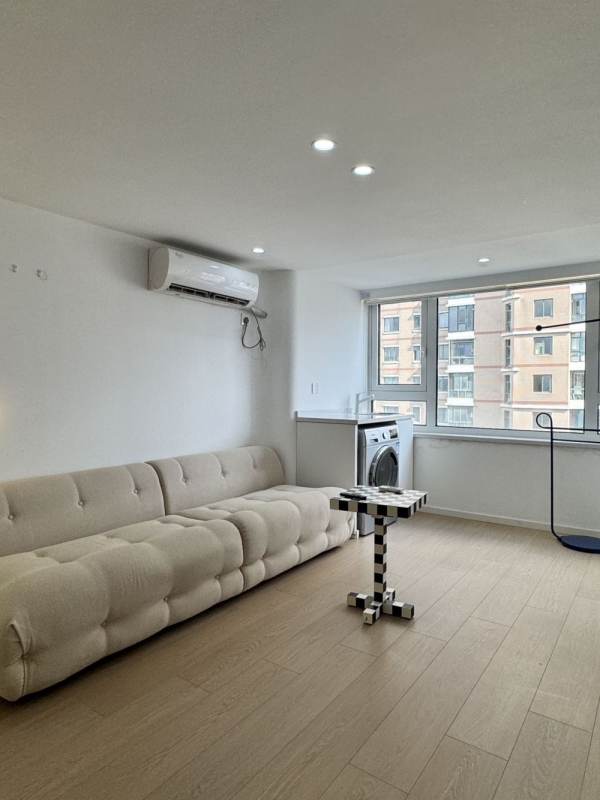 Housing image — Living Room