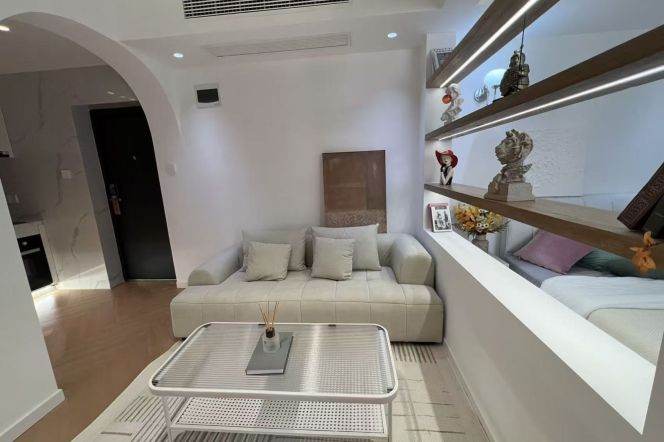 1BR Apartment in Jing'an (L2/L7/L14)