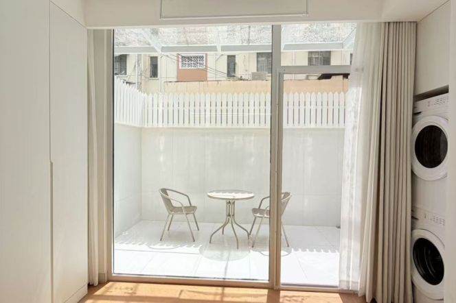 1BR Apartment near Zhongshan Park with Terrace (L2/L3/L4)