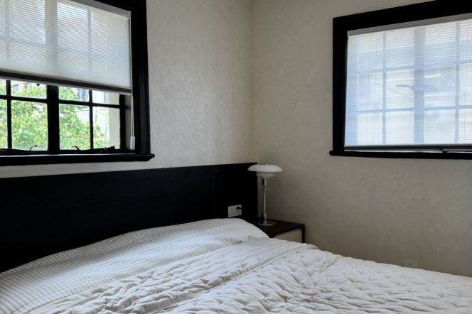 Spacious 1BR Lane House near South Shaanxi Rd Metro with Terrace (L9)