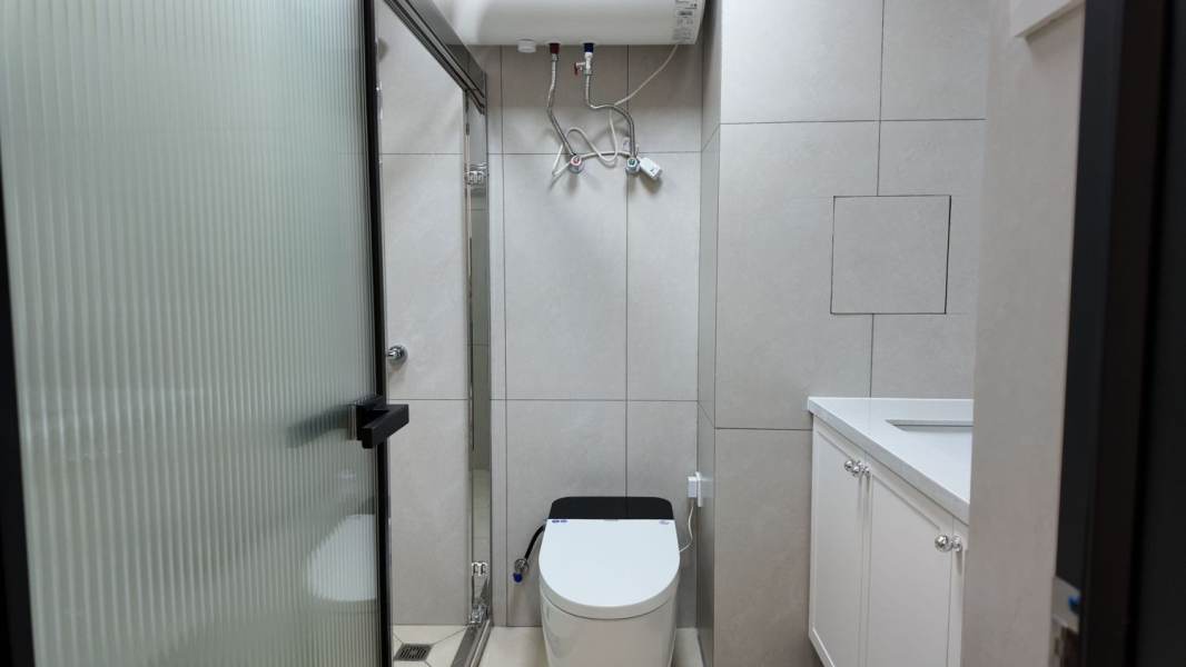 Housing image — Bathroom