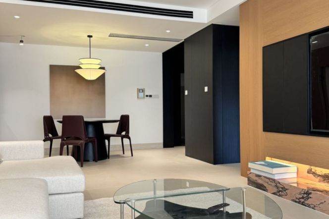 Spacious 2BR Apartment near Shanghai Children's Medical Center Metro