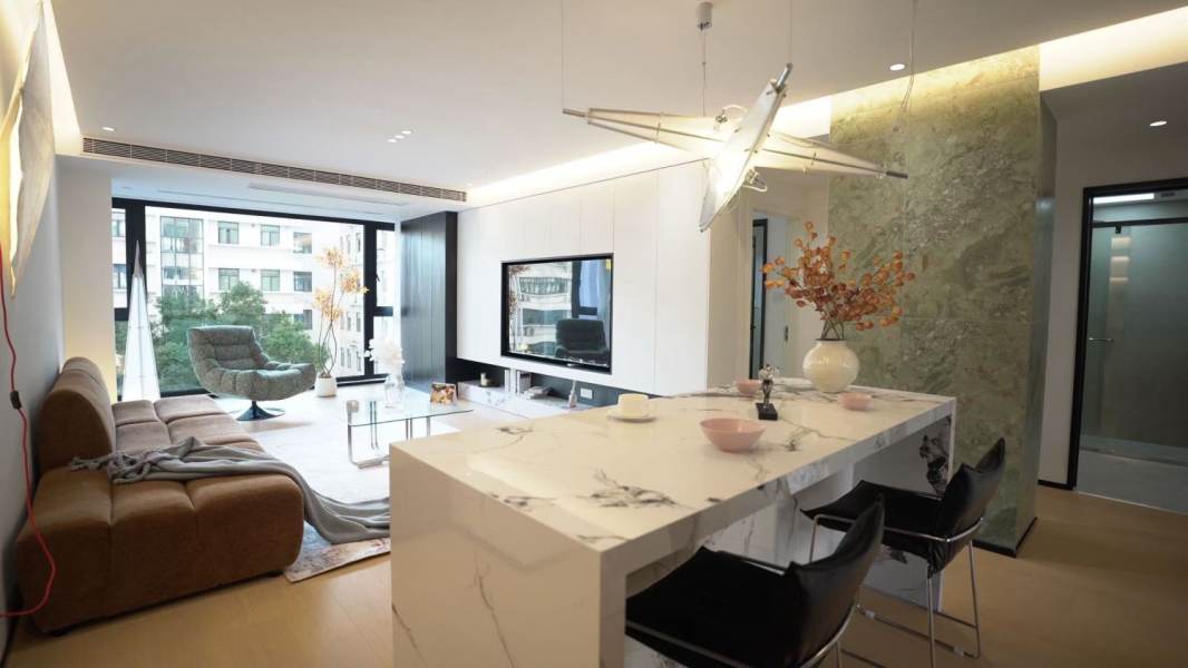 Housing image — Living Room