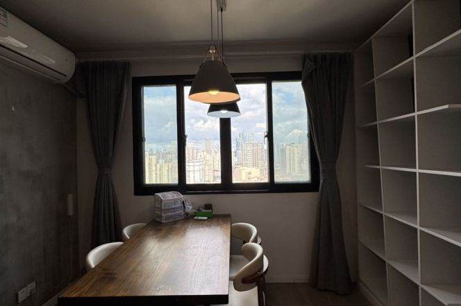 High-Floor 2BR Apartment near Jiangsu Rd Metro (L2/L11)