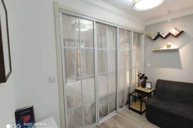 1BR Apartment near Zhongshan Park with Terrace (L11/L13)