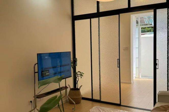 1BR Lane House in Old Xuhui with Terrace (L9/L12)