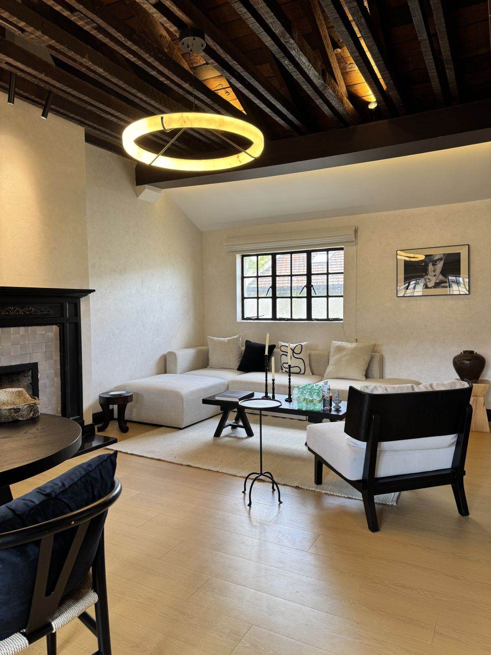 Housing image — Living Room