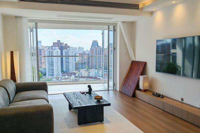 High-Floor 3BR Apartment in Jing'an with Floor-to-Ceiling Windows (L7)