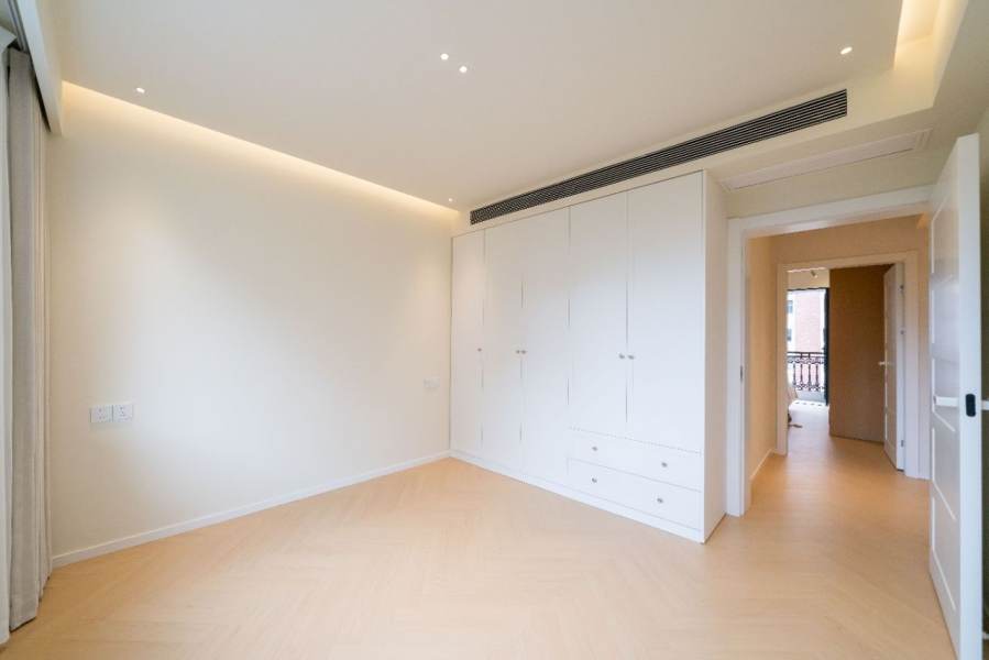Housing image — Bedroom
