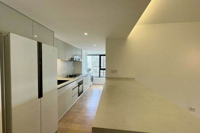 High-Floor 3BR Apartment at The Courtyards