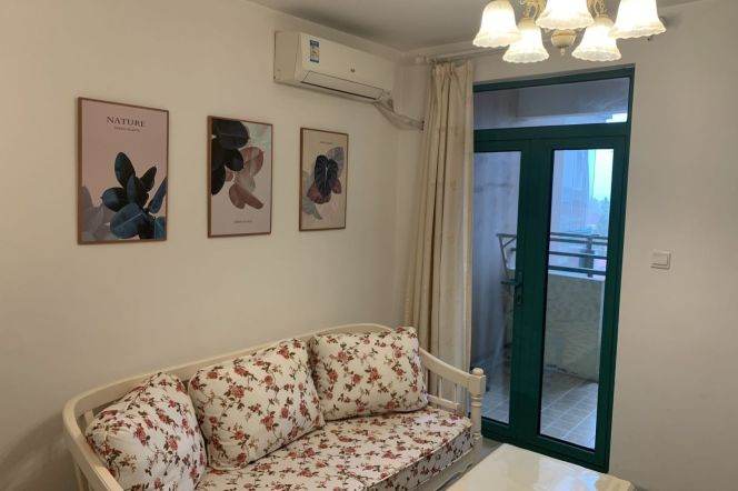 1BR Apartment near Xujiahui (L4/L12)