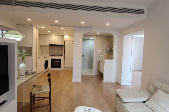 2BR Apartment near Jiaotong University Metro
