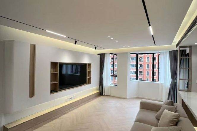 Spacious High-Ceiling 2BR Apartment in Old Xuhui with Floor-to-Ceiling Windows (L9/L12)