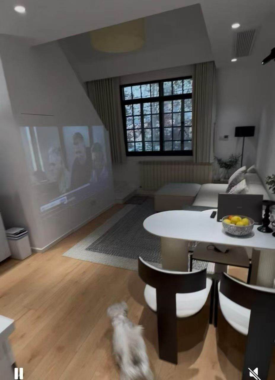 Housing image — Living Room