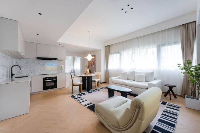 Spacious 1BR Apartment in Old Xuhui (L1/L10)
