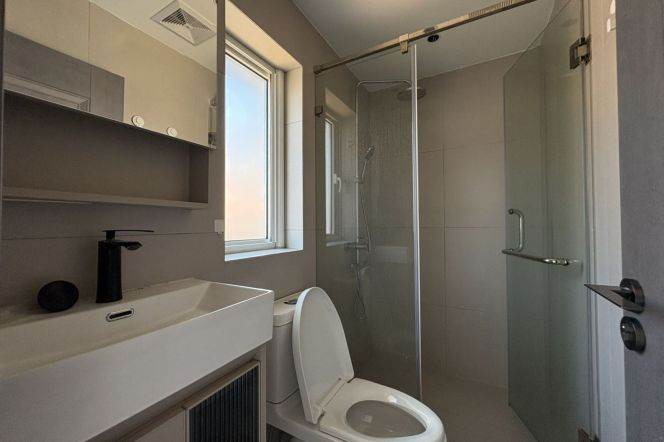 Historic 2BR Apartment near Jiangsu Rd Metro with Terrace (L2/L11)