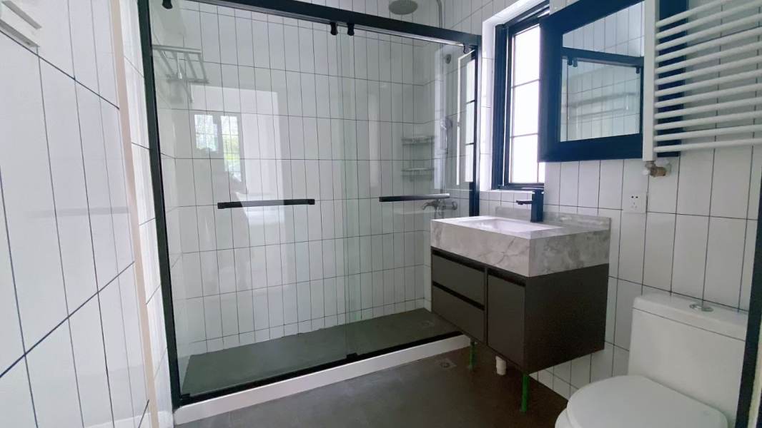 Housing image — Bathroom