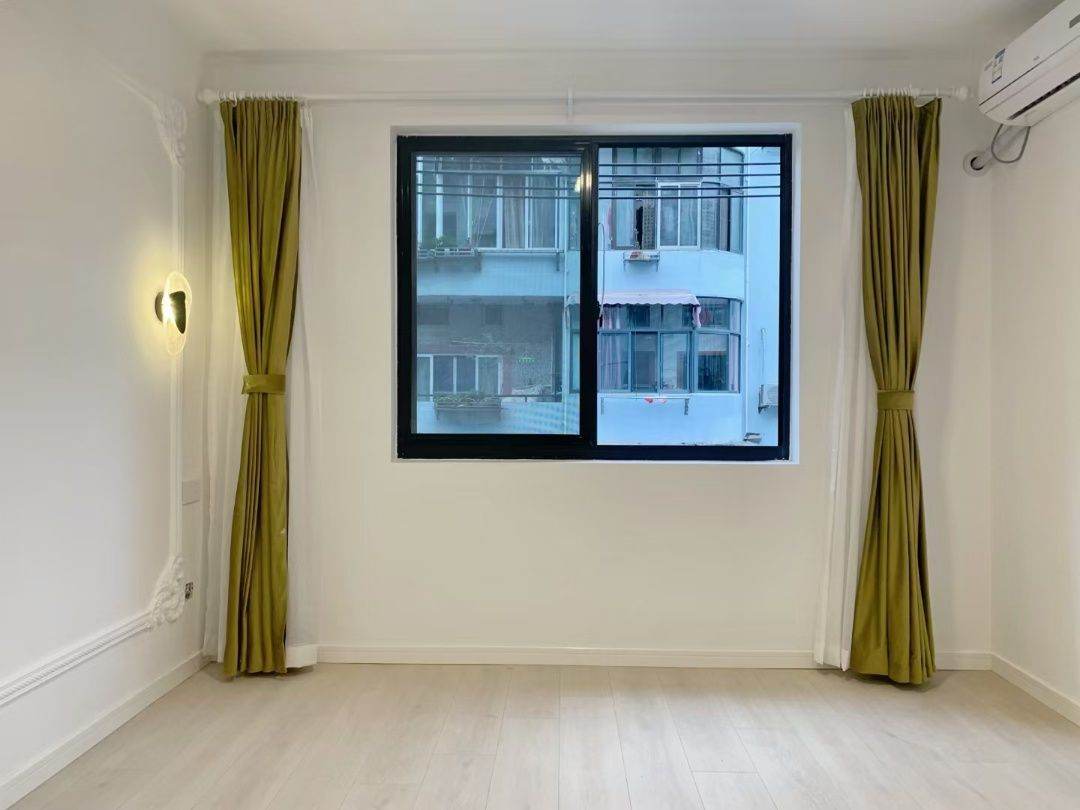 Housing image — Bedroom