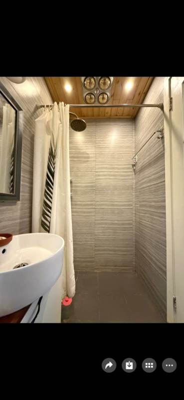 Housing image — Bathroom