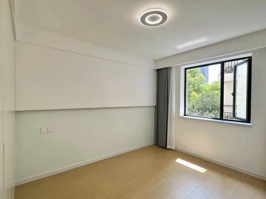 Housing image — Bedroom