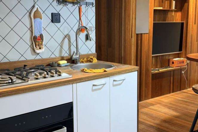 1BR Lane House in Old Xuhui (L9)