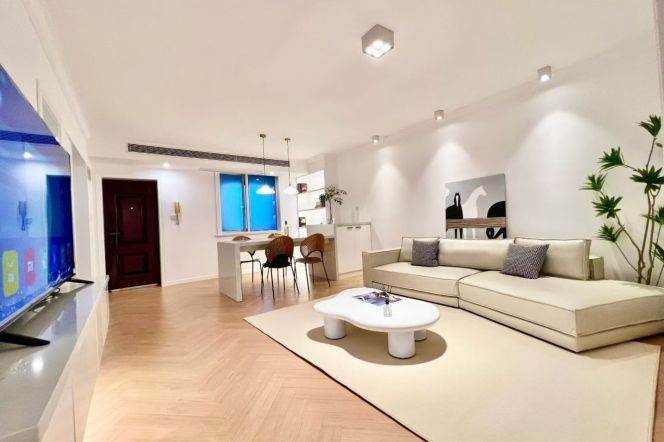 2BR Apartment near Zhongshan Park (L11/L13)