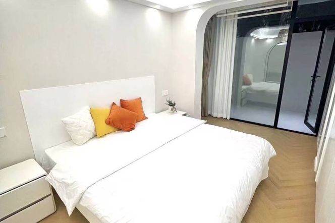 1BR Apartment near Zhongshan Park with Terrace (L2/L15)