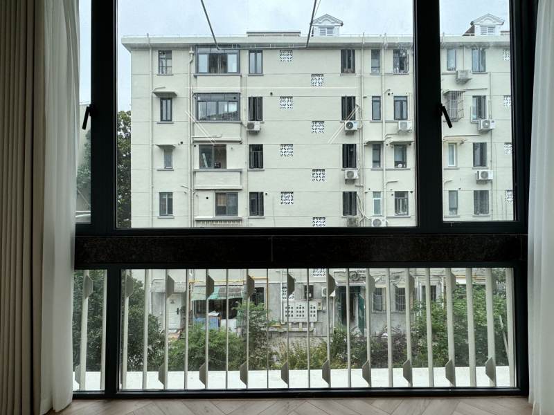 Housing image — Balcony