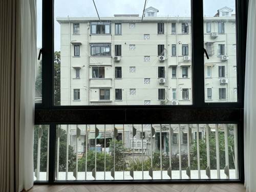 Housing image — Balcony